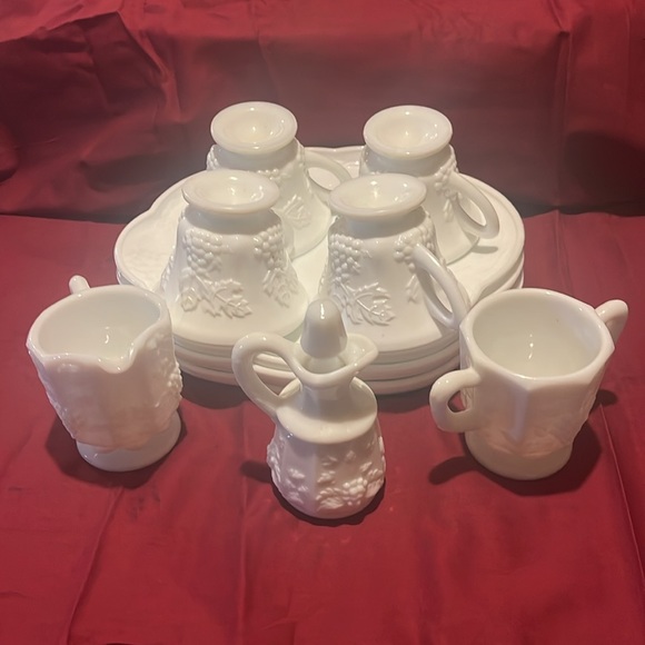 11 Piece Vintage Tea Set with sugar dish, creamer - Picture 14 of 15